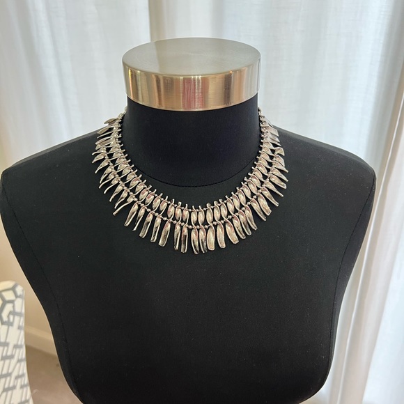 Stella & Dot | Jewelry | Stella Dot Silver Twisted Metal Graduated ...